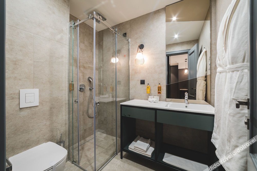 标准双人房（1 张双人床或 2 张单人床）