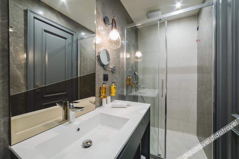 标准双人房（1 张双人床或 2 张单人床）