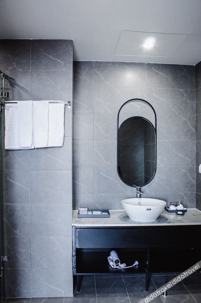 至尊图兰套房公寓