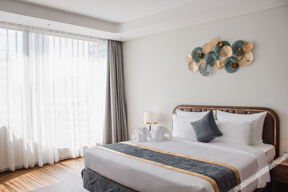 至尊图兰套房公寓