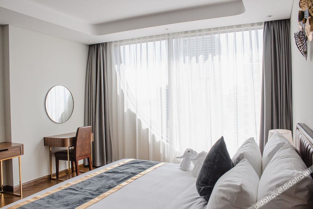 至尊图兰套房公寓