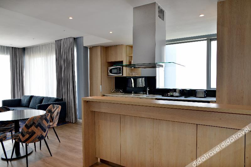 行政开间套房, 阳台