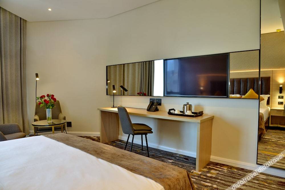 标准房, 1 张特大床