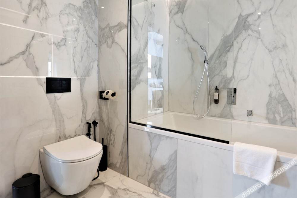 高级特大床房带双床