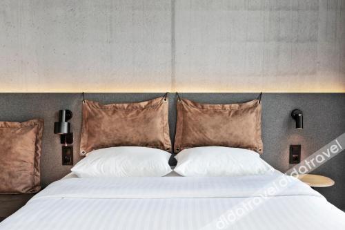 海景大床房，客房，1张大床，Sandnessundet景观，海景，高楼层