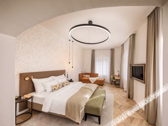 Fitness & Recreational Facilities