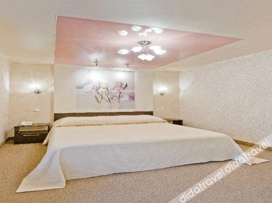 Iris Aparthotel photo 2