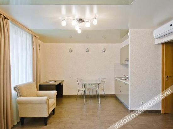 Iris Aparthotel photo 5