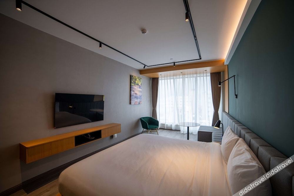 带厨房的特大床套房-非吸烟