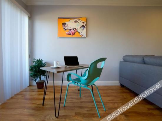 Airy 2Br in West La by Sonder photo 4