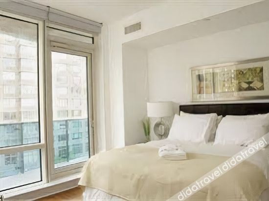 Deluxe Midtown Suites photo 3