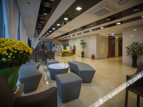 Fitness & Recreational Facilities