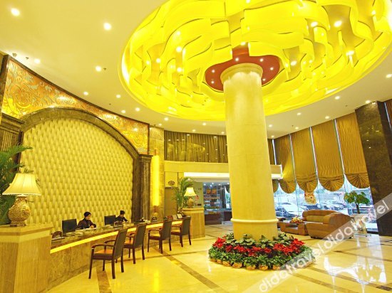 Banana Hotel photo 2