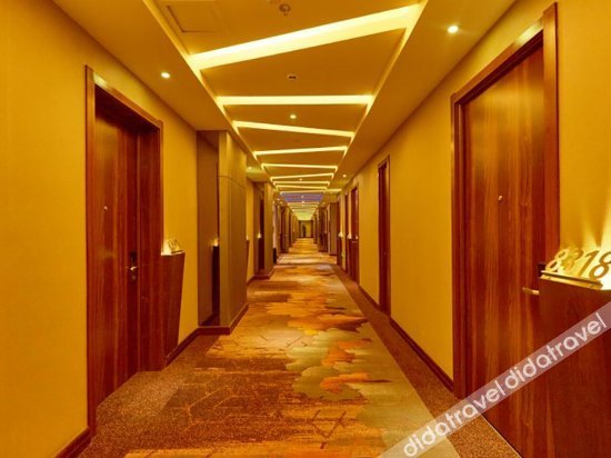 METROPARK HOLIDAY INN