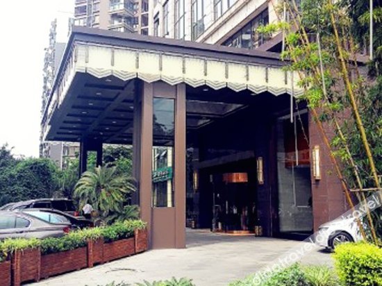 月牙濠璟酒店(成都西站宽窄巷子店)