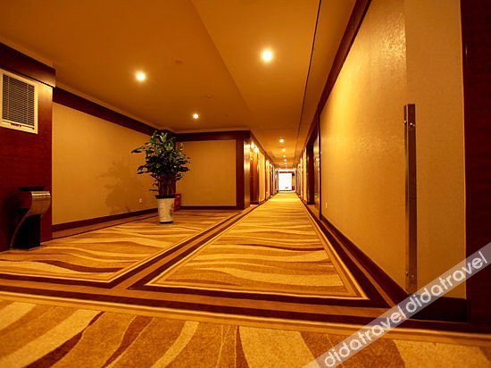 Holiday Hotel photo 4