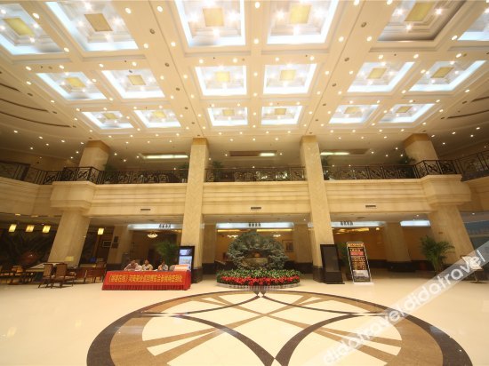 Huachi Yuehai Hotel photo 2