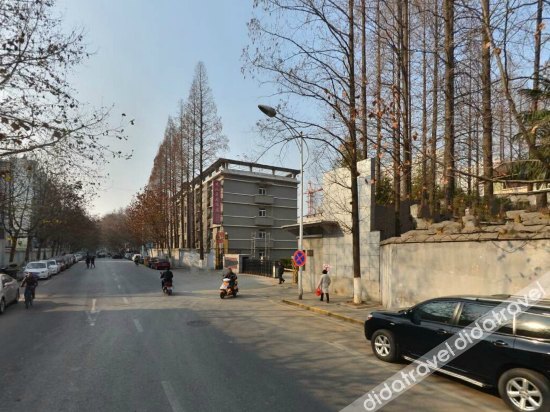 Dongbaqu Hotel
