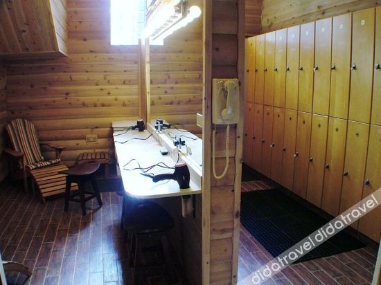 Wicker Park Bathhouse Apartments photo 3
