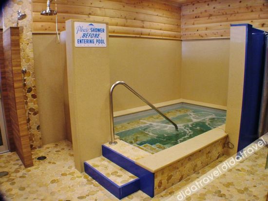 Wicker Park Bathhouse Apartments photo 4