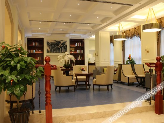 Macrolink Regent Hotel photo 2