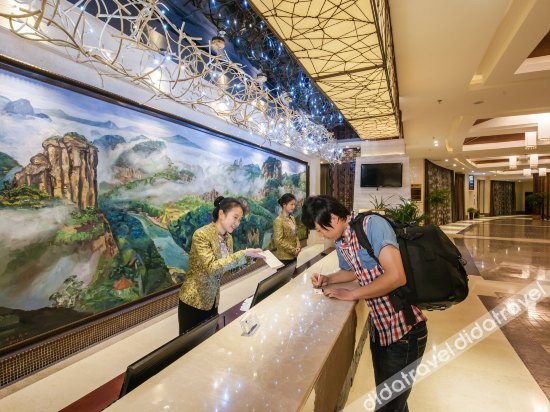 武夷山九曲绿地铂骊酒店(九曲溪竹筏码头店) photo 3