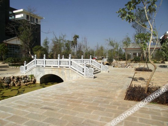 Yulong Municipal Party School Training Reception Center photo 2