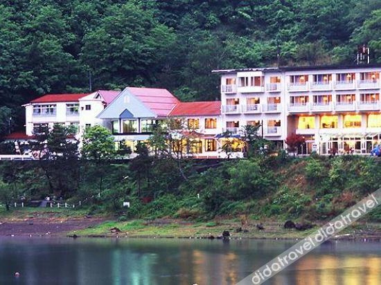 Shoji Lake Hotel image 1