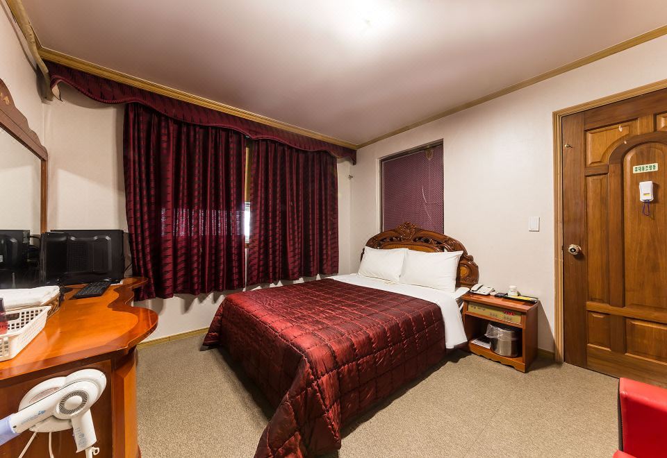 Hwaseong Yedawon Motel
