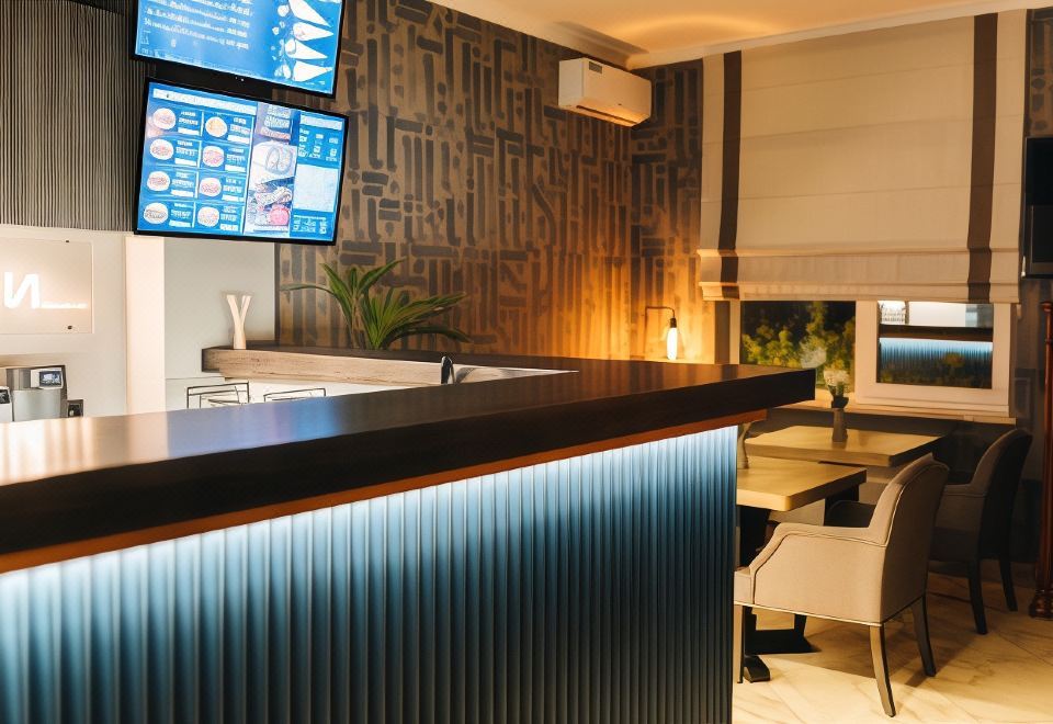 Corona Hotel